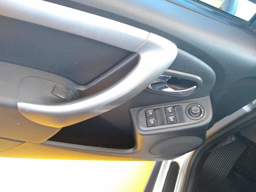 Imagem 7 de 9 de Renault Duster Oroch 2016 1.6 16v Expression Hi-flex 4p