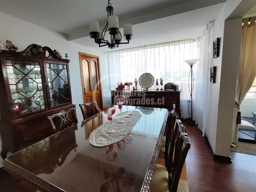 Departamento En Venta De 4 Dorm. En Raúl Labbé Lo Barnechea