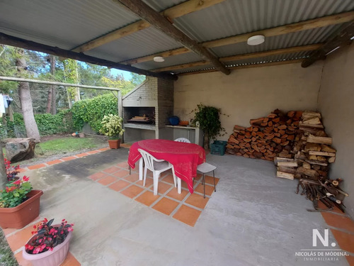 Vende Casa En Balneario Buenos Aires, Manantiales, De 2 Dormitorios En Suite.