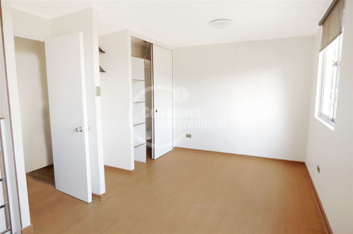 2 Dorm.2 Baños. En Barrio Los Ingleses - Valparaíso