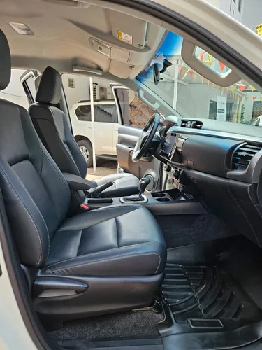 Toyota Hilux 2.4 Diésel 4X4