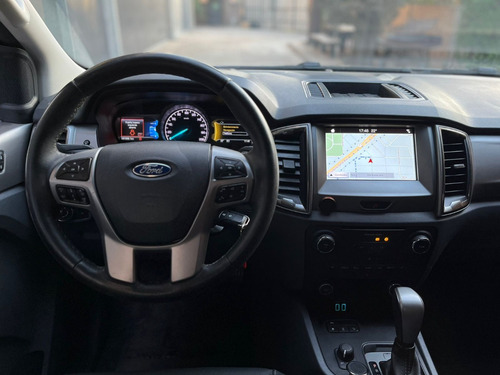 Imagen 12 de 20 de Ford Ranger Black Edition Cabina Doble 4x4 Diesel At