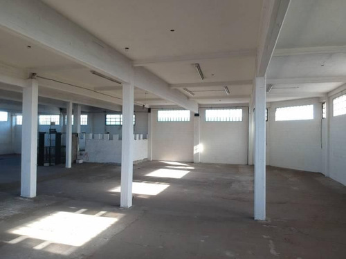Recotizado! Importante Local Comercial / Galpon Comercial