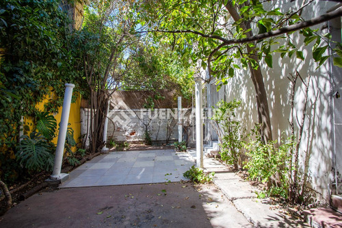 Hermosa Casa En Venta De 4 Dorm 3 Baños. En Ñuñoa.