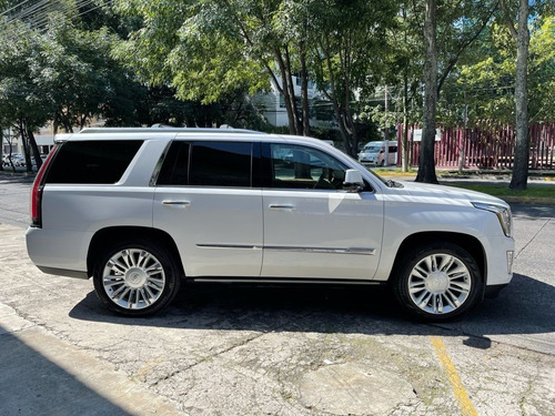 Imagen 3 de 12 de Cadillac Escalade Platinum 2016