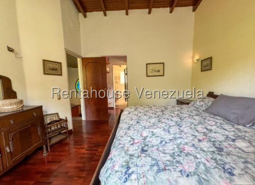 Casa Colonial Que Combina Confort Y Estilo En Venta Ubicada En El Hatillo 25-17968