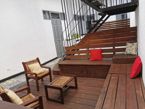 Habitación Amueblada En Alquiler Próximo A La Calle El Conde, Zona Colonial, Santo Domingo
