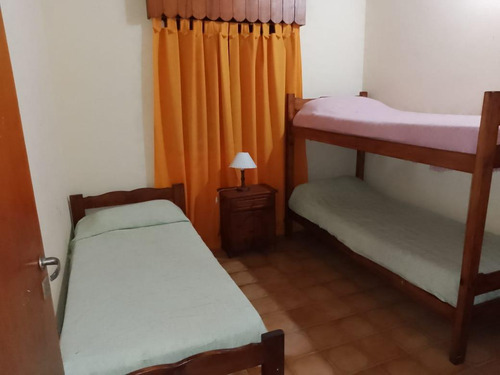 Casa En Venta - 4 Dormitorios 2 Baños - 450mts2 - Mar Del Tuyú