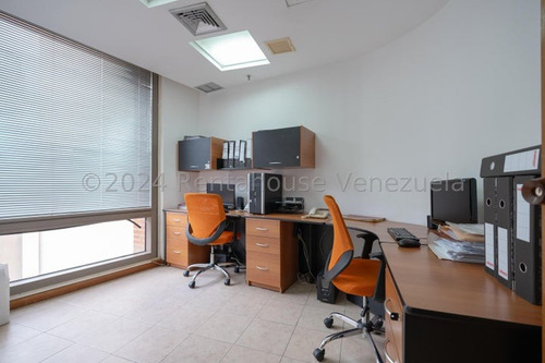 Oficina En Venta En Torre Provincial De Chacao 25-8851 Cs