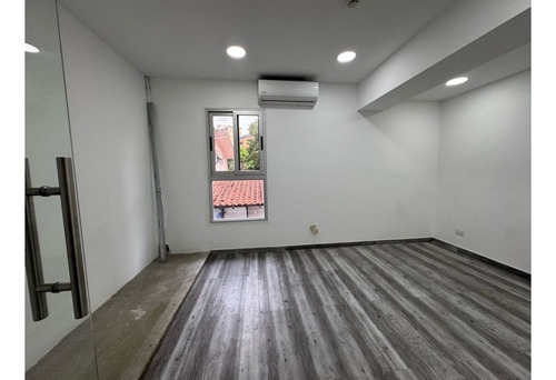Se Vende Casa Comercial 297m2 Chuao 3134