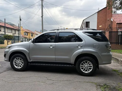 Toyota Fortuner 2.7MT 4X2