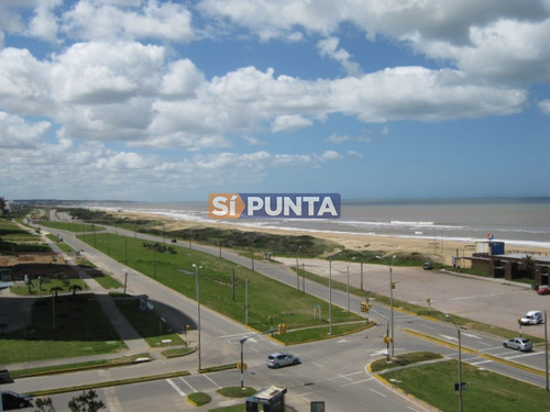 Imagen 2 de 11 de Apartamento En Brava, 3 Dormitorios *