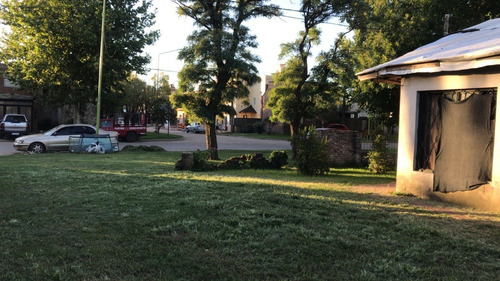 Imagen 2 de 14 de Vendo 2 Lotes Con Una Casa Al Frente Y Otra Atras A Medio Construir!!