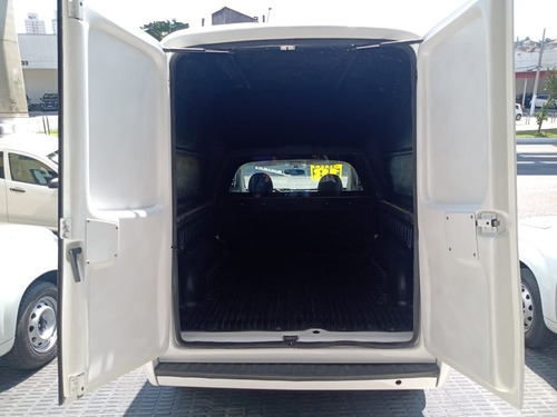 Imagem 4 de 12 de Chevrolet Montana Ls 1.4 2018 Baú
