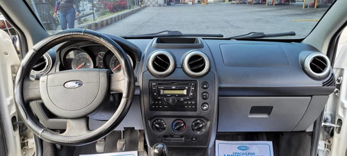 Imagen 8 de 12 de Ford Move Sedan
