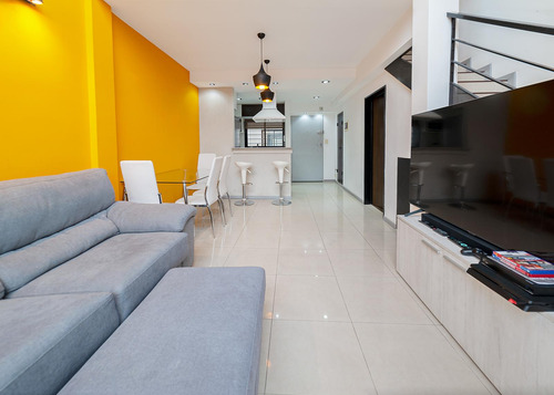 Venta Departamento De Dos Ambientes Con Patio En Flores