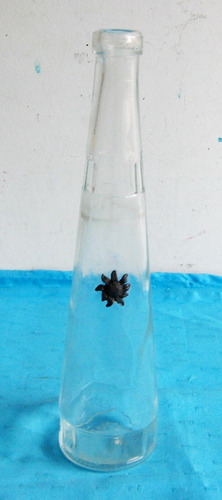 Botella Decorativa Florero De Vidrio Tallada Flor De Peltre (Usado)