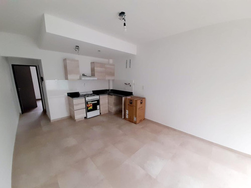 Imagen 2 de 5 de Departamento - Castelar Norte