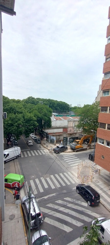 Venta - Belgrano Chico Departamento De 4 Ambientes Al Frente Con Balcón Baño Y Toilette - Refaccionado A Nuevo - A Metros De Av. Del Libertador Y Cercano A Los Bosques De Palermo