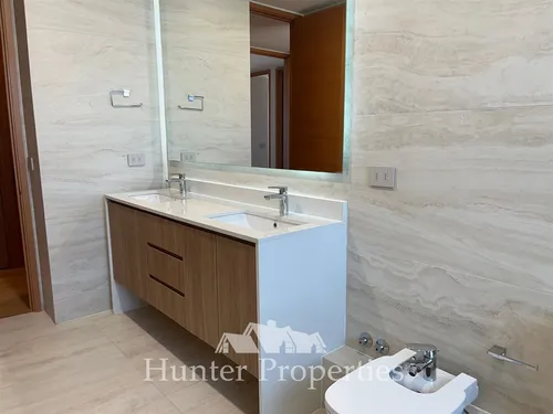 Lujoso Dpto. En Venta De 4d + Sala De Estar En Las Rastr