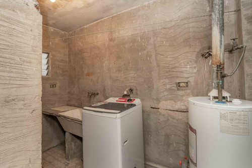 Venta Casa 5 Ambientes A Refaccionar !!!