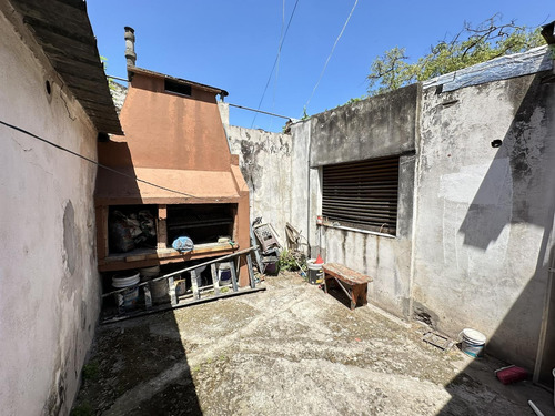 Excelente Casa Lote Propio De 4 Ambientes Con Gran Patio En Mataderos