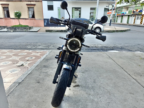 Husqvarna Svartpilen 401 / Mod 2022 / 35.000kms / Negociabl