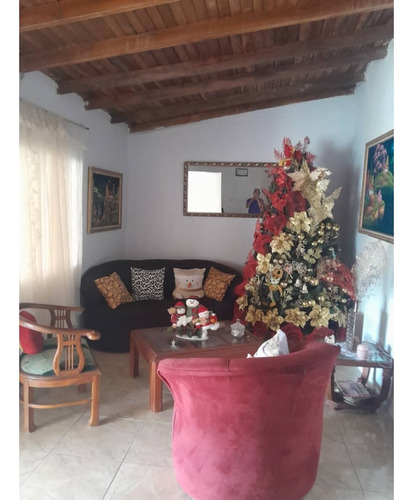Se Vende Casa En Urb. Las Cayenas, Zona Industrial Ve02-001zi-ssil