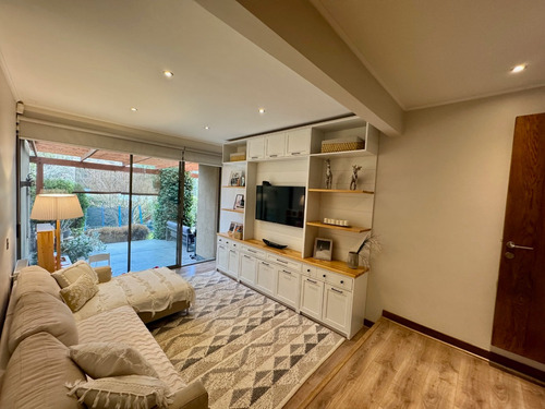 Casa Remodelada En El Arrayan / Lo Barnechea