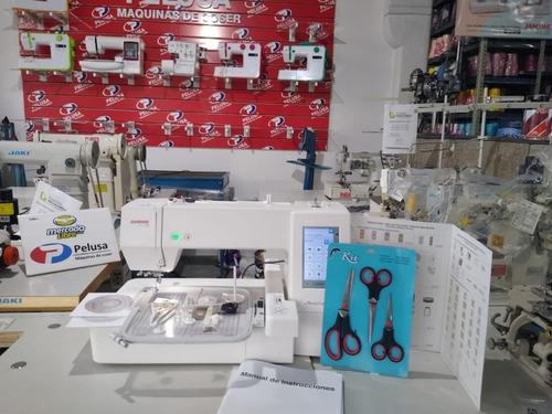 Imagen 3 de 7 de Bordadora Janome 400e + Tijeras + Hilos De Regalo!!!