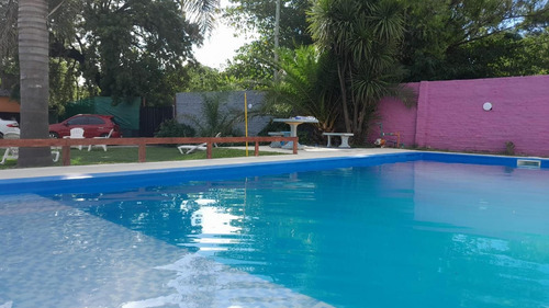 Casa En Venta - 4 Dormitorios 3 Baños - 9 De Abril