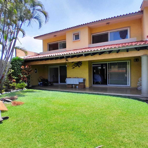 Casa En Fraccionamiento En José G Parres, Jiutepec, Morelos Caen-1192-fr