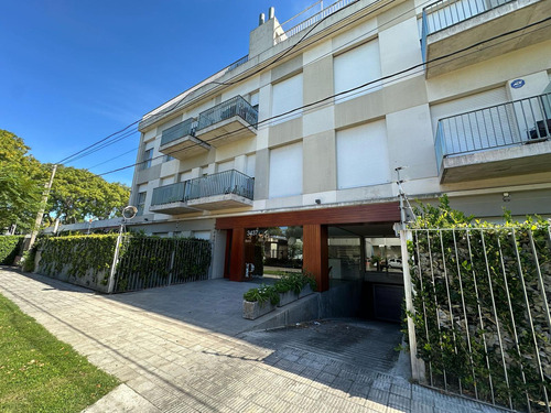 Venta Imperdible Oportunidad Apartamento En Prado, Acepta Banco. 