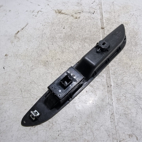 Botão Vidro Elétrico Tras Esq Chvero. Tracker Cod.l0218146lh (Usado)