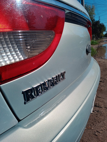 Renault Megane 1.9 I Tric Pack Plus