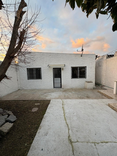 Alquiler De Casa Muy Segura A Pasos De Todos Los Servicios