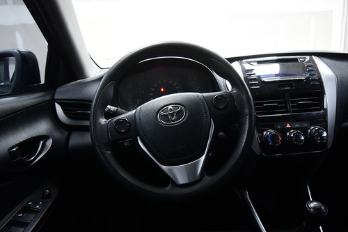 Imagen 11 de 15 de Toyota Yaris 2019 1.5 Core Sedan Mt