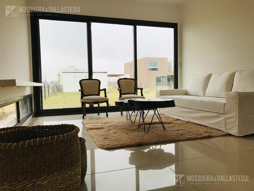 Imagen 4 de 15 de Casa En Araucarias