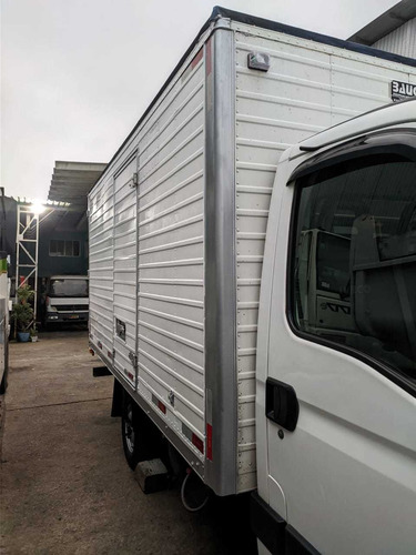 Imagem 4 de 13 de Financia Sem Entrada Iveco 35s14 Baú Porta Lateral Revisada