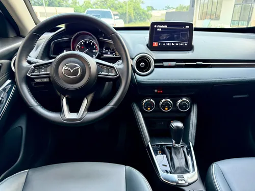 Mazda 2 1.5 Grand Touring Lx blindaje 2