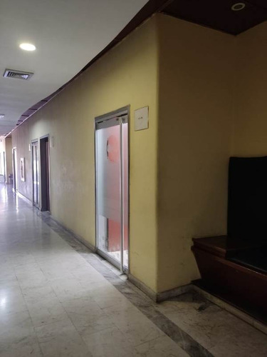 M.carpio Alquila Oficina En ClĂnica Metropolitana Del Norte, Naguanagua Plof-80