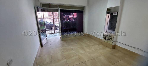 Local En Alquiler Los Chaguaramos Mls #24-21059 Gran Oportunidad De Local Comercial A Pie De Calle! Una Gran Ubicación Para Tu Inversión! Para Emprender Tu Negocio