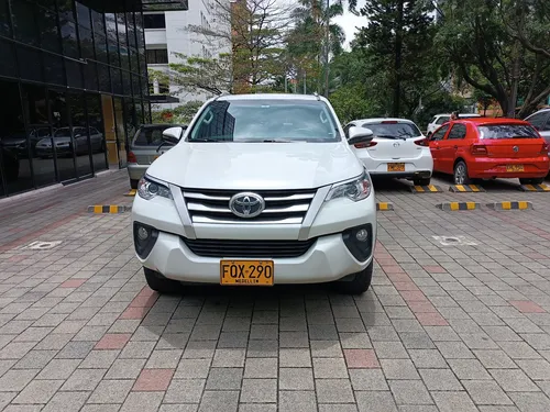 Toyota Fortuner 2.4 Street At 7As