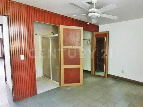 Casa En Venta Ideal Para Inversión, Vallarta Poniente, Guadalajara.