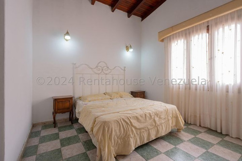 Casa En Venta. Colinas De Vista Alegre. Kr24-17100. Katia Rosero M.