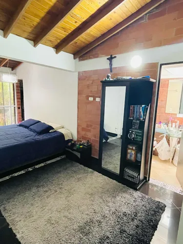 Vendo Casa Unifamiliar En Envigado, Doble Parqueadero.