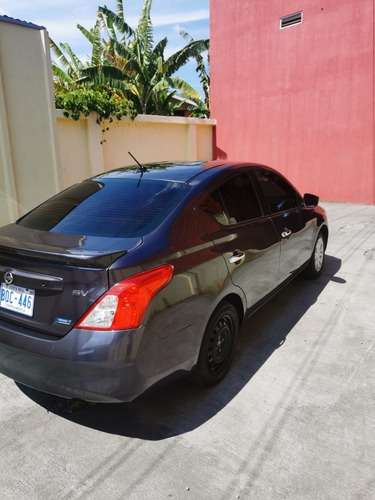 Imagen 4 de 10 de Nissan Versa 2015