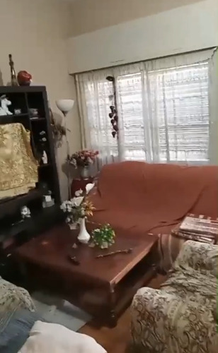 Vendo 2 Casas En Un Padrón De 400m2, Al Frente Jardín, En Una Planta 5 Dorm, 3 Baños, Entrada Para Autos 5. Malvin Sur Usd 280.000 Dolares