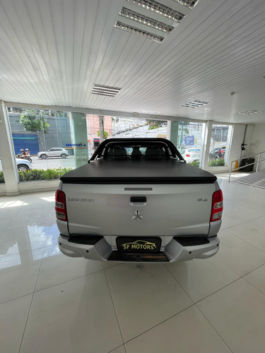 Mitsubishi L200 2.4 Triton Gls Cab. Dupla 4X4 Aut. 4P