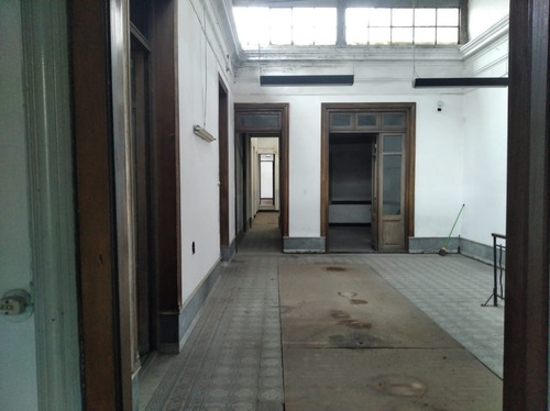 Imagen 3 de 14 de Gran Casa En Calle Colón Muy Buen Estado